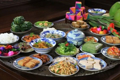 Traditional Tet food offerings to ancestors