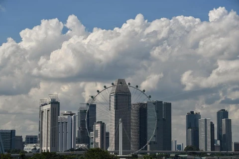 Singaporean economy on recovery, uncertainties remain