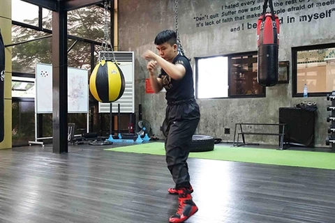 Vietnamese boxer gears up for world title shot