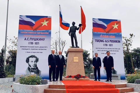 Statue of Pushkin unveiled in Hanoi