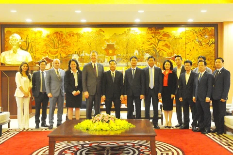 Hanoi leader welcomes US, RoK ambassadors 