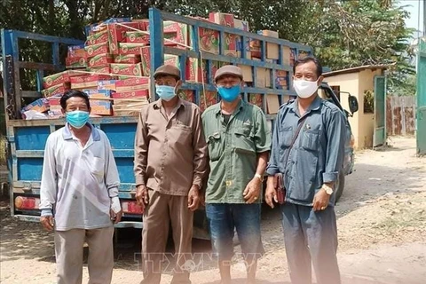 Vietnamese citizens hit by pandemic in Cambodia receive support