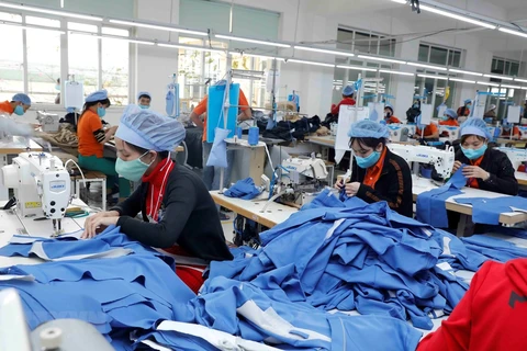 Bangladeshi newspaper analyses Vietnam apparel sector’s advantages