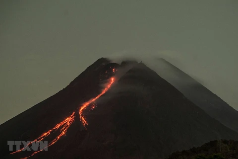 Indonesia's Mt. Merapi erupts twice