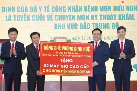NA Chairman pays working trip to central Nghe An province