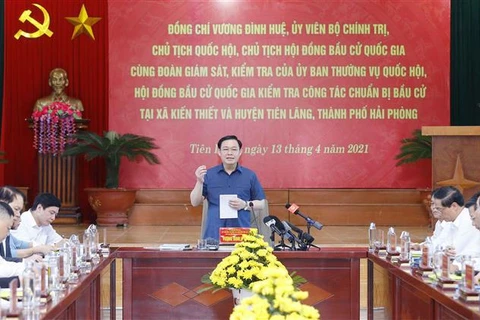 Top legislator inspects election preparations in Hai Phong
