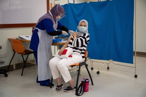 Malaysia uses oil-derived fund to purchase COVID-19 vaccines