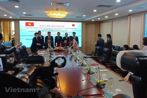 Japan helps Vietnam in oceanographic research, plastic waste settlement