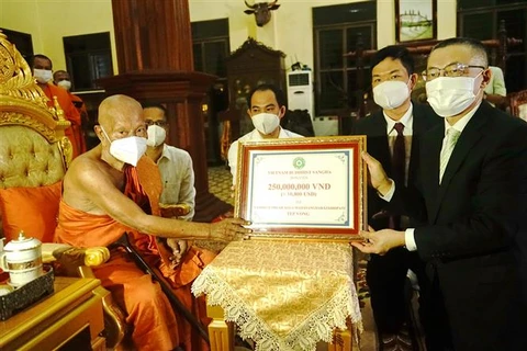 Vietnam Buddhist Sangha supports Cambodian Buddhists amid COVID-19