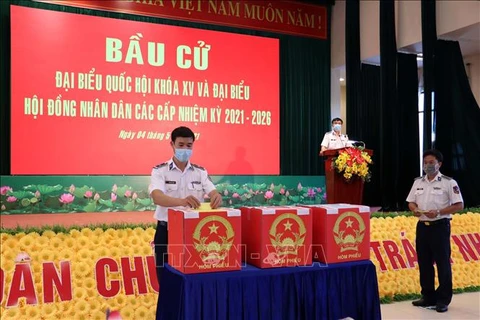 Ba Ria-Vung Tau: Early voting held for soldiers, fishermen