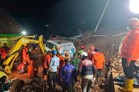 Landslide leaves seven dead, one missing in Indonesia