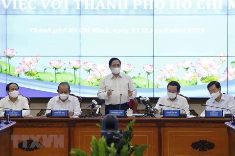PM holds working session with Ho Chi Minh City officials
