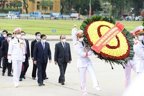 Leaders pay tribute to President Ho Chi Minh on birth anniversary