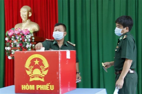 Early voting held in island, mountainous areas of Ca Mau, Quang Binh