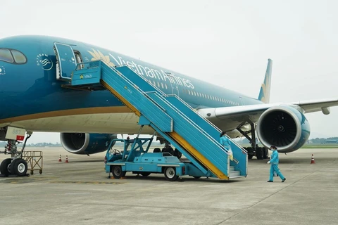 Vietnam Airlines provides free transport of medical personnel for Bac Ninh, Bac Giang