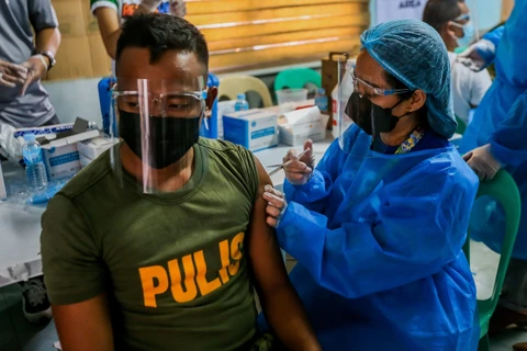Laos, Philippines move to accelerate COVID-19 vaccination