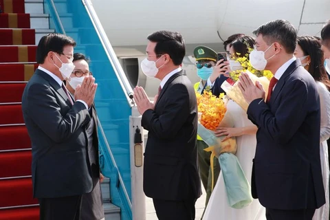 Top leader of Laos begins official friendship visit to Vietnam