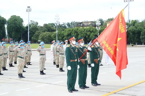 Staff of Level-2 Field Hospital No.2 pay homage to late President Ho Chi Minh