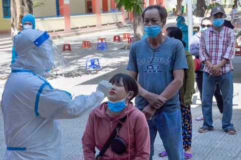 Vietnam records 2,015 new COVID-19 cases last night