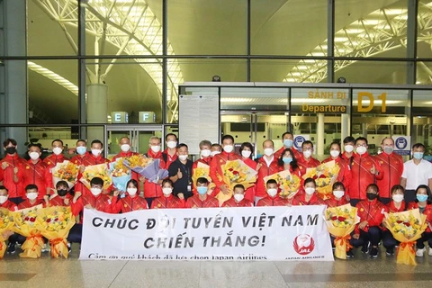 Vietnamese athletes arrive in Japan, ready for Olympics competitions