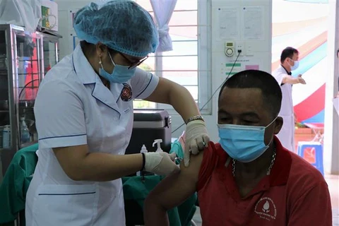 Residents in border areas get vaccinated against COVID-19