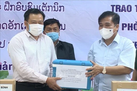  Quang Binh aids Lao locality in livestock protection