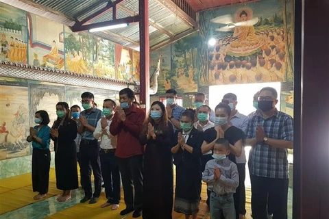 Vietnamese in Luang Prabang pay tribute to heroic martyrs