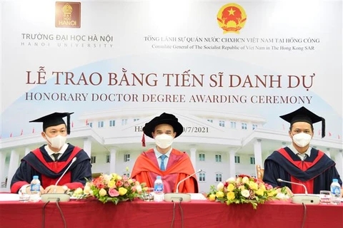 Hanoi University presents Honorary Doctor Degree to Hong Kong businessman