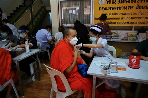 Thailand speeds up vaccinations for target groups
