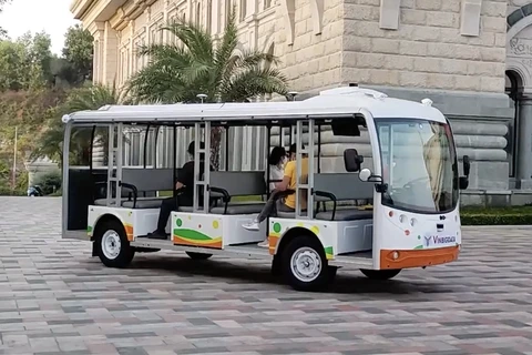 Vingroup tests self-driving electric vehicle in Nha Trang