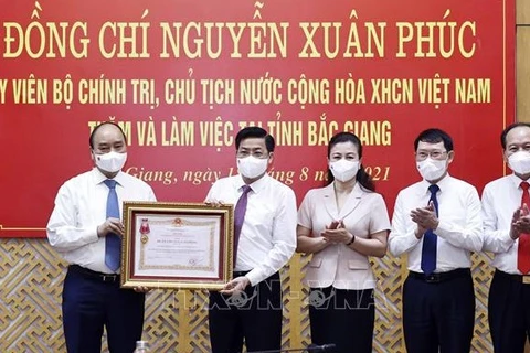 Bac Giang honoured with Labour Order for anti-pandemic achievements