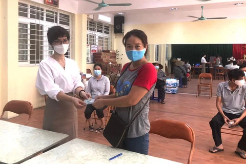 Hanoi offers over 33 million USD worth of financial aid to pandemic-hit people