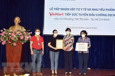 Masan Group donates 16-billion-VND COVID-19 aid for over 300 localities in HCM City