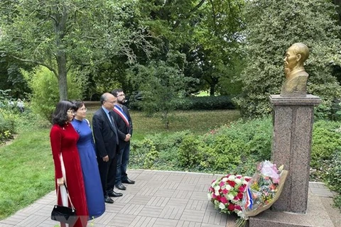 President Ho Chi Minh remembered in France, Singapore