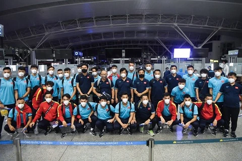 Vietnam football team return home to prepare for match against Australia