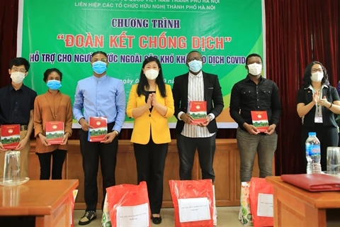 Hanoi supports foreigners in difficulties due to COVID-19