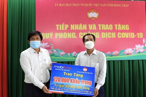  Dong Thap receives medical supplies for COVID-19 prevention