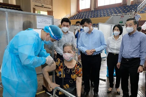 Health Minister asks Hanoi to ensure progress, safety of COVID-19 vaccination
