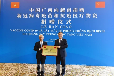 China’s Guangxi donates 10 million USD worth of medical supplies to aid Vietnam’s COVID-19 fight