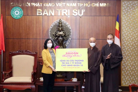 Ho Chi Minh City Buddhist Sangha donates 10 ambulances to COVID-19 fight