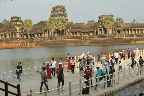 Cambodia considers reopening tourism for vaccinated foreign tourists
