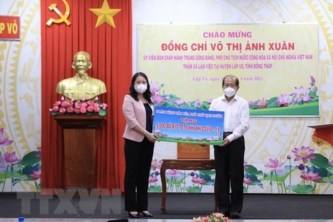  Vice President delivers COVID-19 aid to Dong Thap