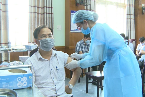 Thai Binh determined to early complete COVID-19 vaccination campaign 