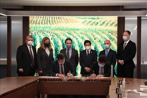 Vietnam, US step up cooperation in agriculture