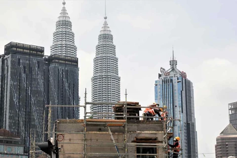 Malaysia aims to become high-income country by 2025