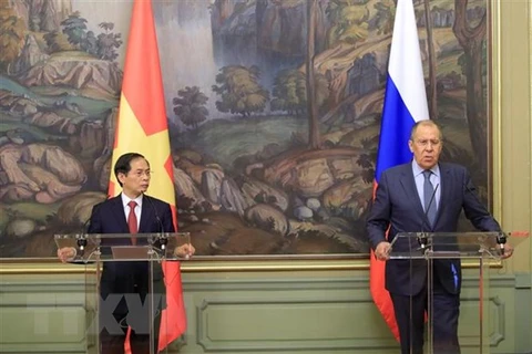 Russian media highlight Vietnamese FM’s visit