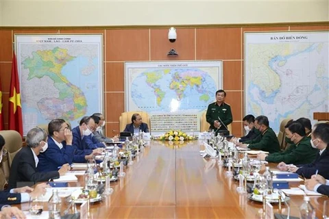 Deputy Defence Minister meets heads of Vietnamese rep. offices abroad