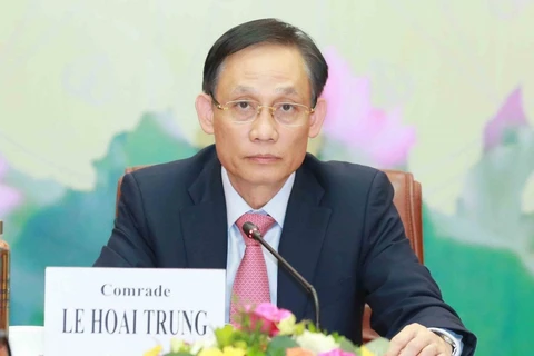 Party official meets new chiefs of Vietnamese representative agencies abroad