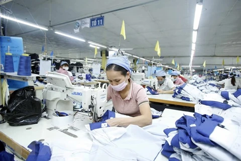 Vietnam’s economy on course to record positive growth