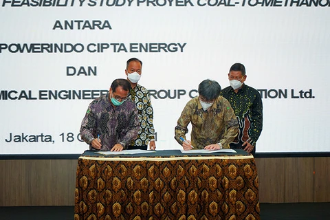 Indonesia, China begin feasibility study on 560 mln USD coal-to-methanol plant